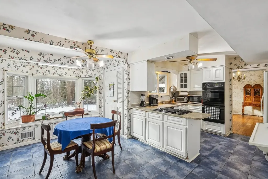 9 Pashen Place Dix Hills NY 11746