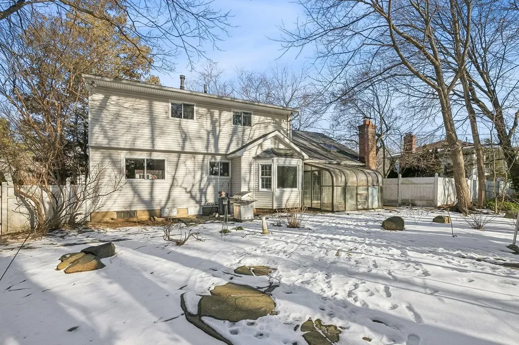9 Pashen Place Dix Hills NY 11746