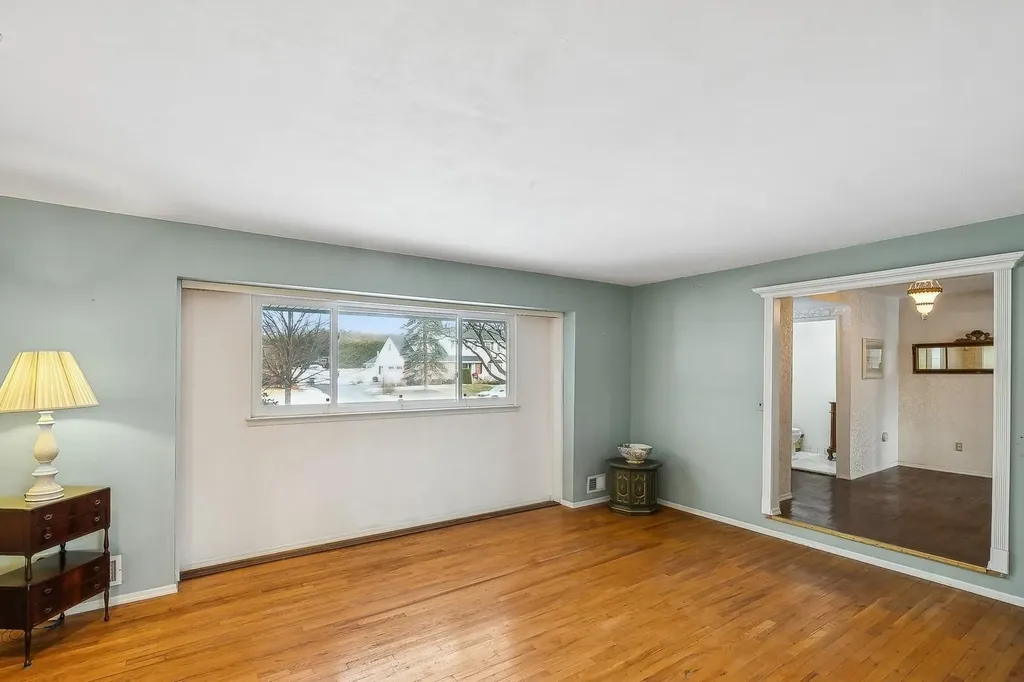 9 Pashen Place Dix Hills NY 11746