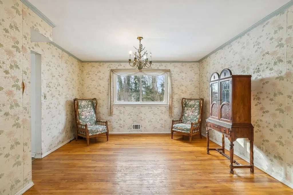 9 Pashen Place Dix Hills NY 11746