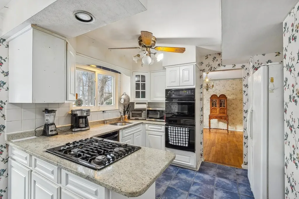 9 Pashen Place Dix Hills NY 11746