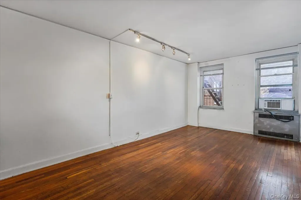 78-10 34 Avenue Jackson Heights NY 11372