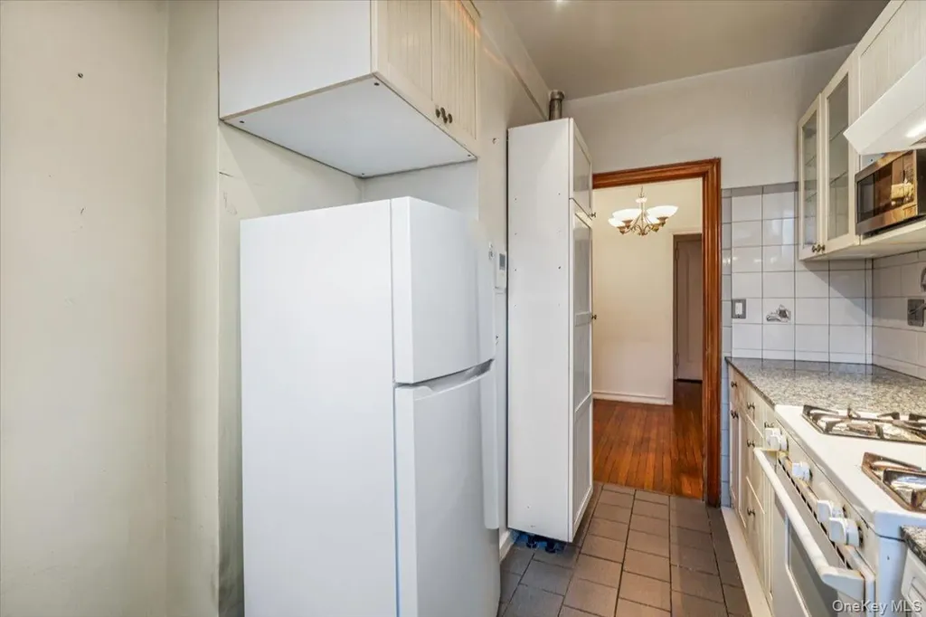 78-10 34 Avenue Jackson Heights NY 11372