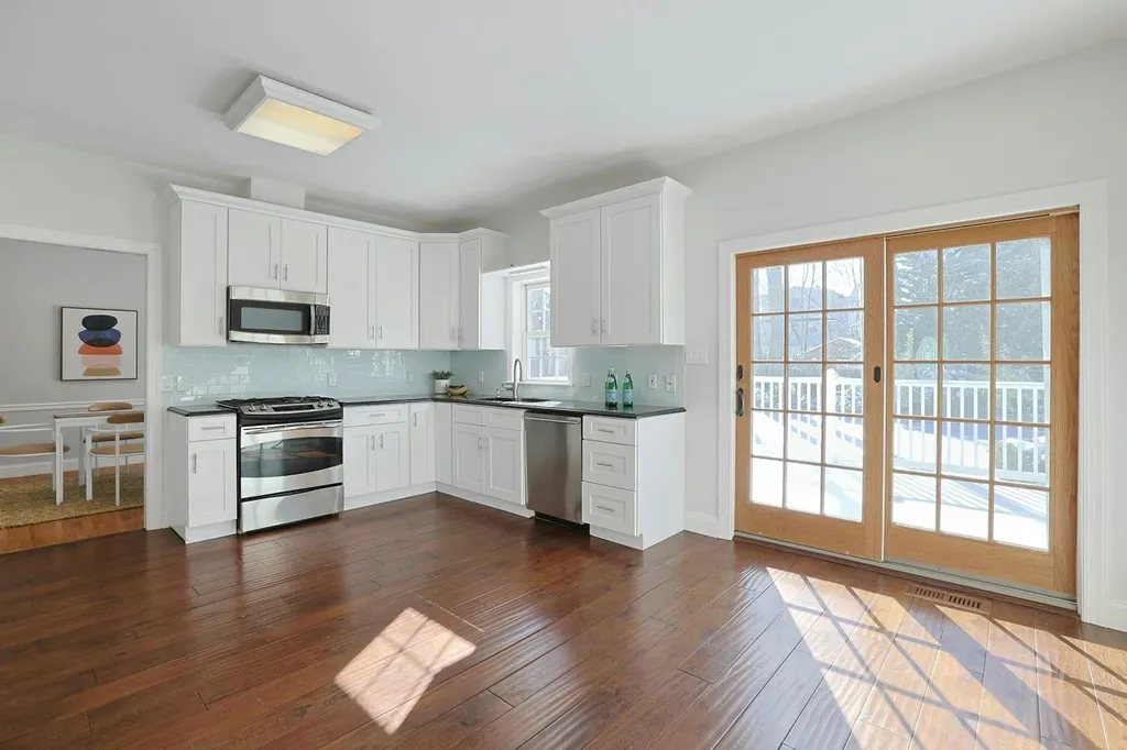 38 Weeks Place New Rochelle NY 10801