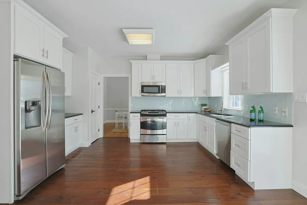 38 Weeks Place New Rochelle NY 10801