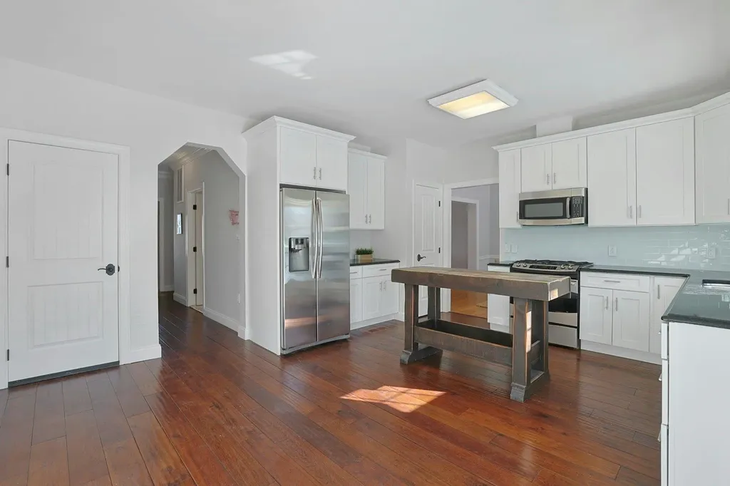 38 Weeks Place New Rochelle NY 10801