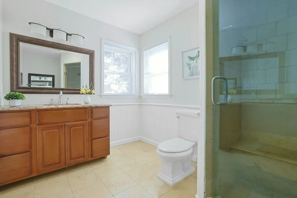38 Weeks Place New Rochelle NY 10801