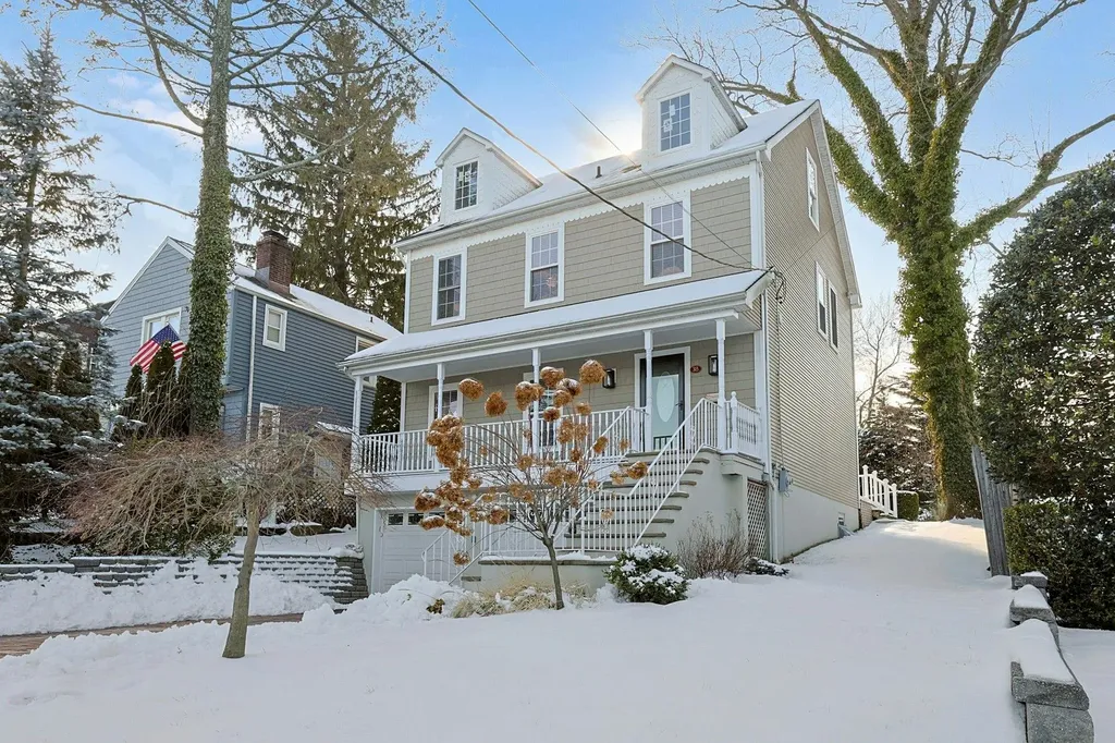 38 Weeks Place New Rochelle NY 10801
