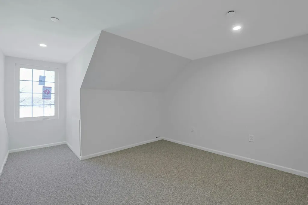 38 Weeks Place New Rochelle NY 10801