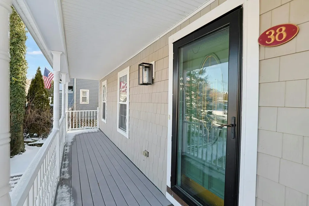 38 Weeks Place New Rochelle NY 10801