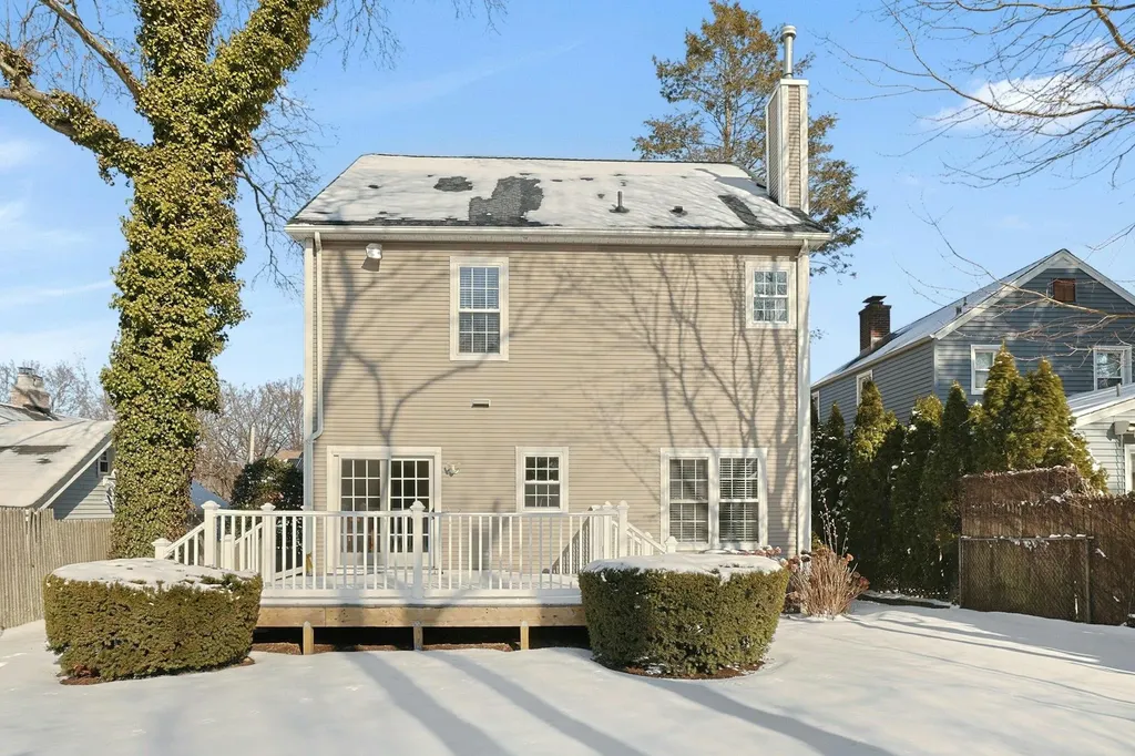 38 Weeks Place New Rochelle NY 10801