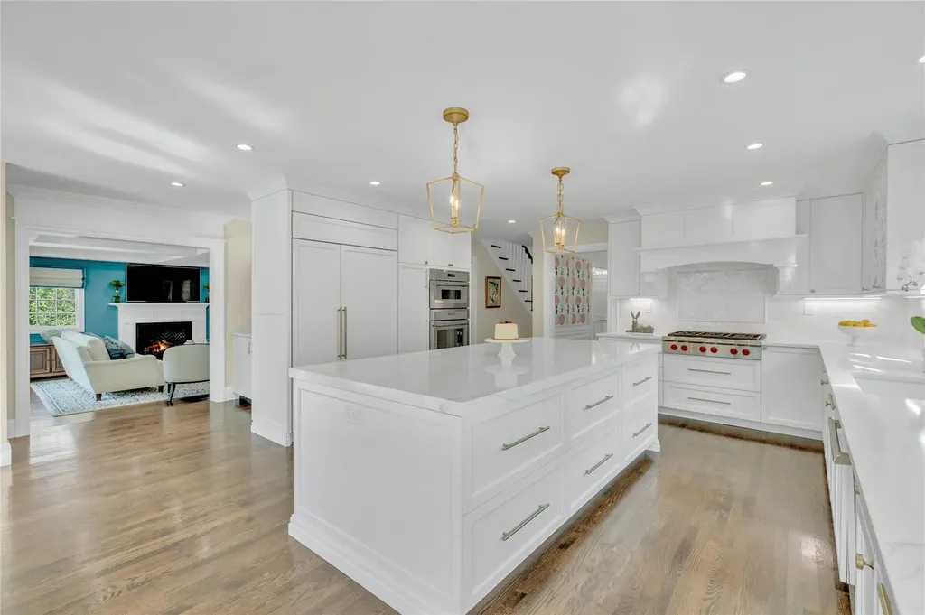 60 Longridge Road Manhasset NY 11030