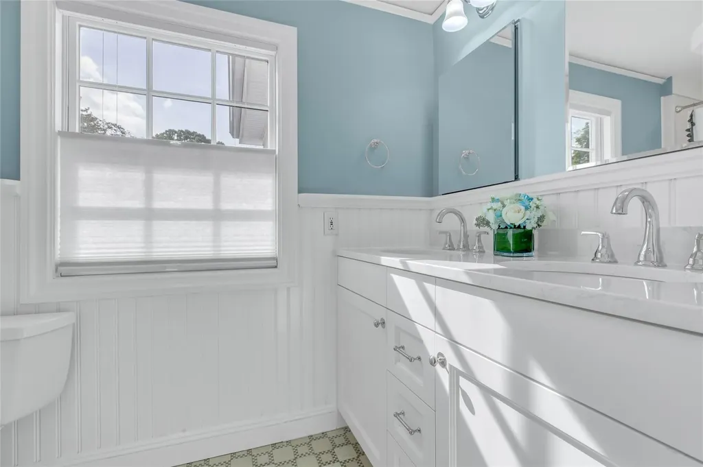 60 Longridge Road Manhasset NY 11030