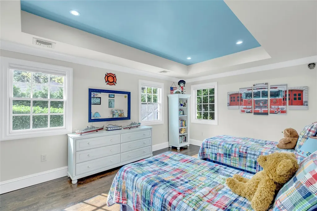 60 Longridge Road Manhasset NY 11030