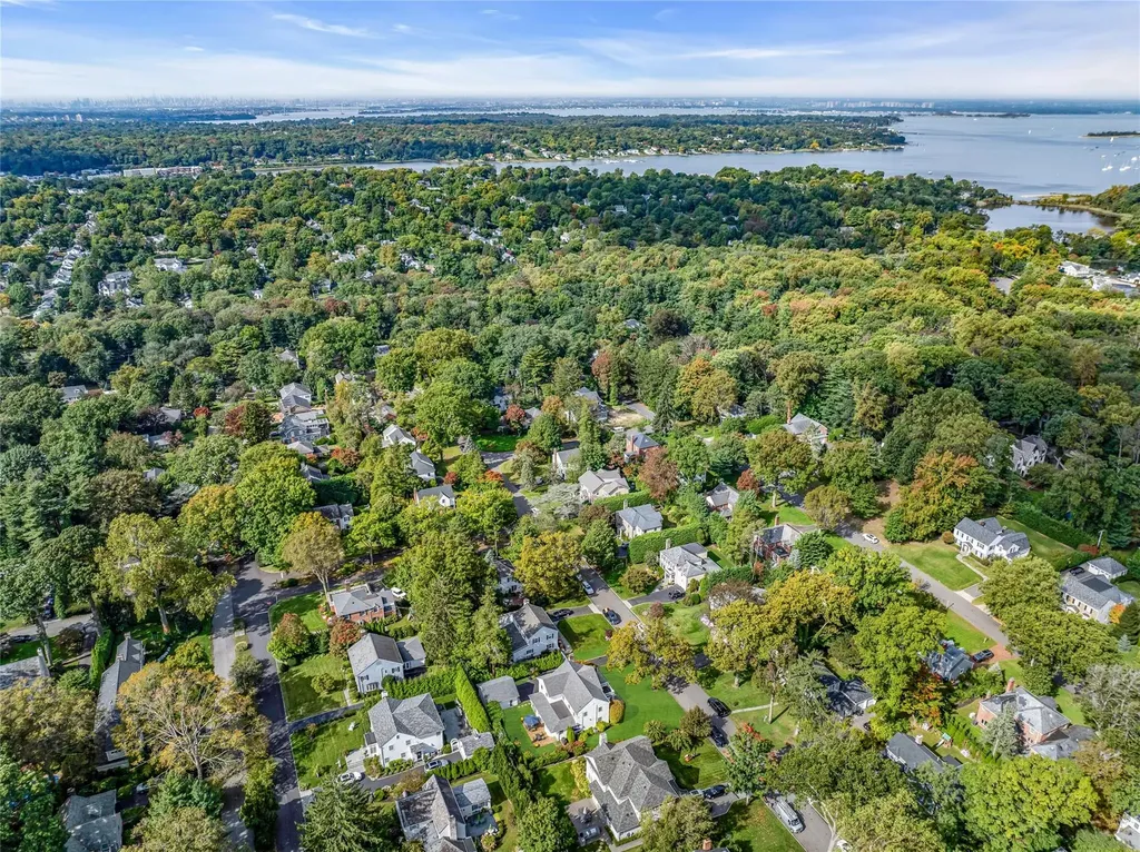 60 Longridge Road Manhasset NY 11030
