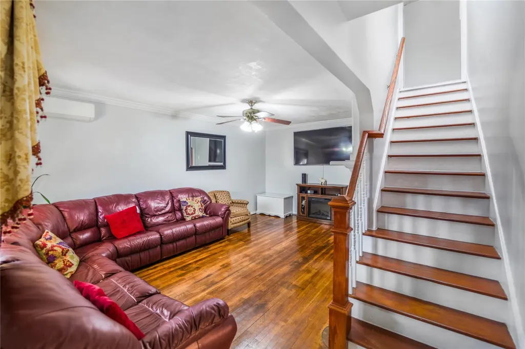 49 Perry Street Hempstead NY 11550