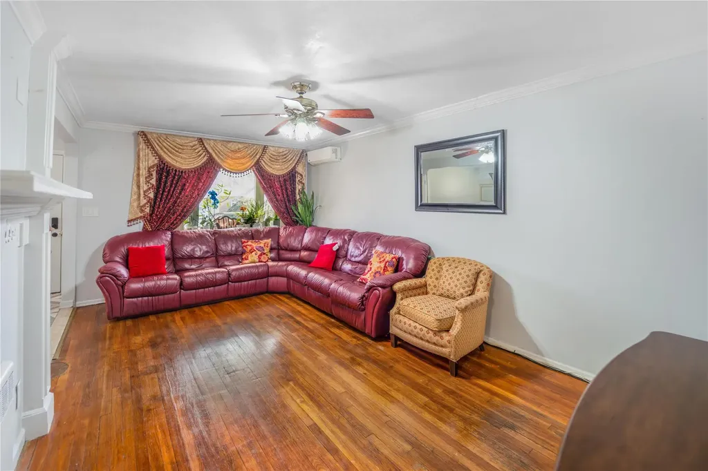49 Perry Street Hempstead NY 11550