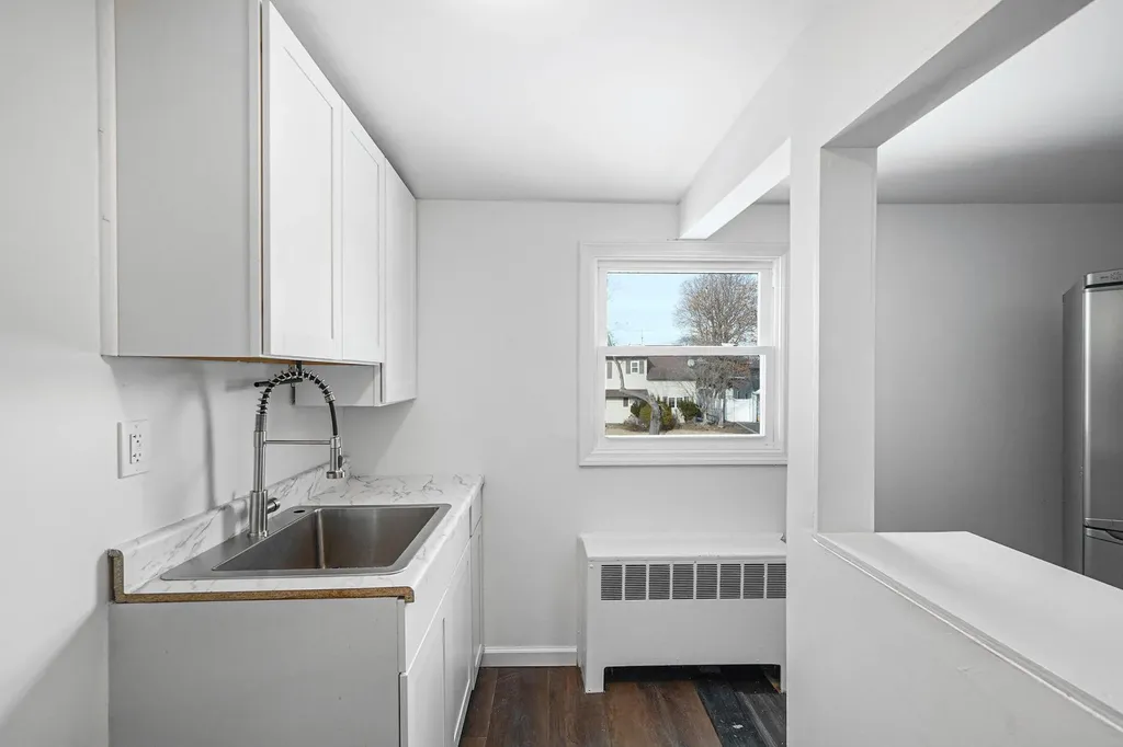 4 South Lane Levittown NY 11756