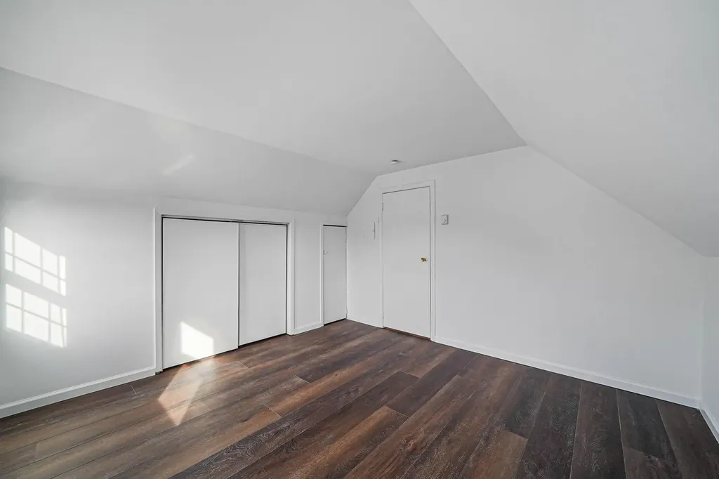 4 South Lane Levittown NY 11756