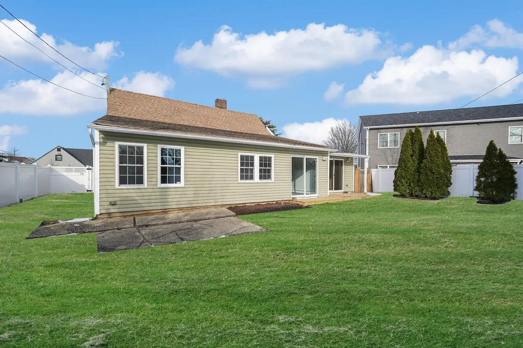 4 South Lane Levittown NY 11756