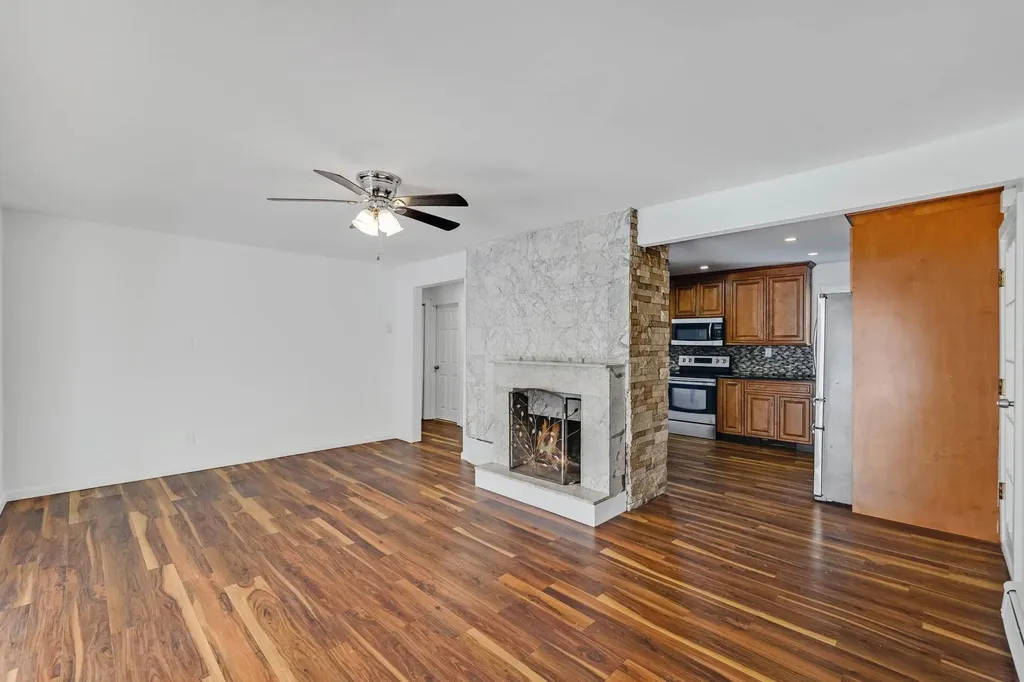4 South Lane Levittown NY 11756
