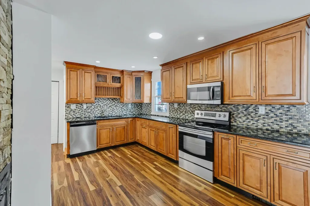 4 South Lane Levittown NY 11756