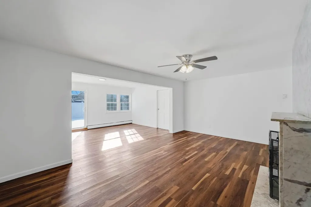 4 South Lane Levittown NY 11756
