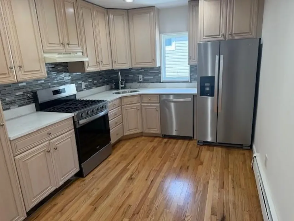 464 E Penn Street Long Beach NY 11561