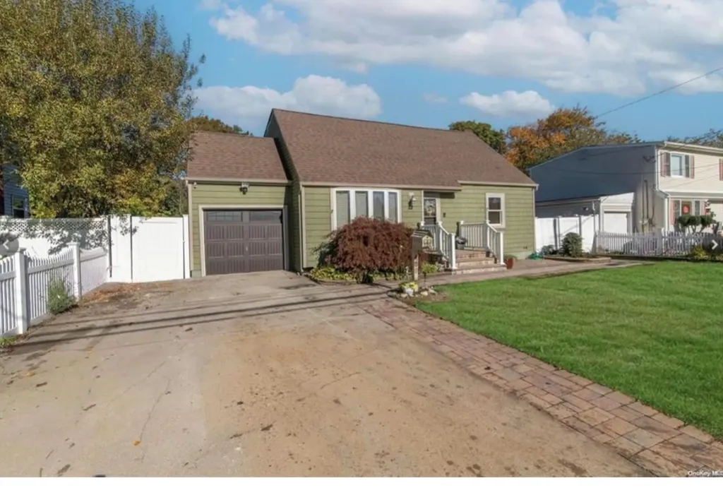 409 18th Street West Babylon NY 11704