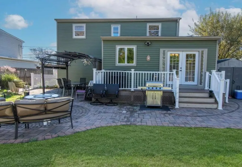 409 18th Street West Babylon NY 11704