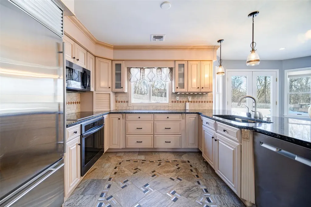 3 Woodridge Drive Chester NY 10918
