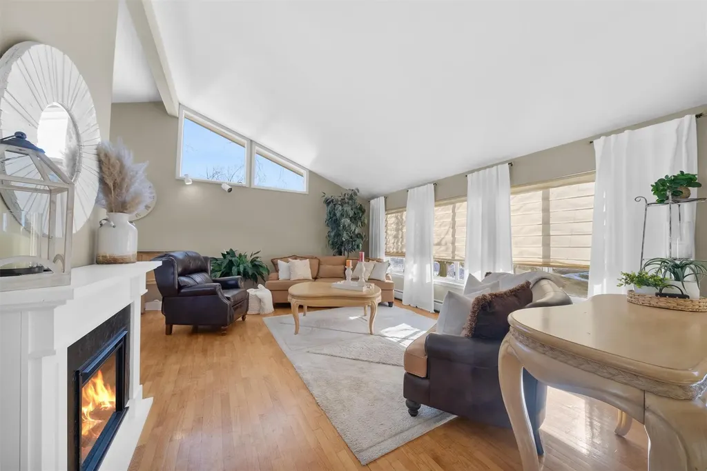 77 Dustman Lane Bardonia NY 10954
