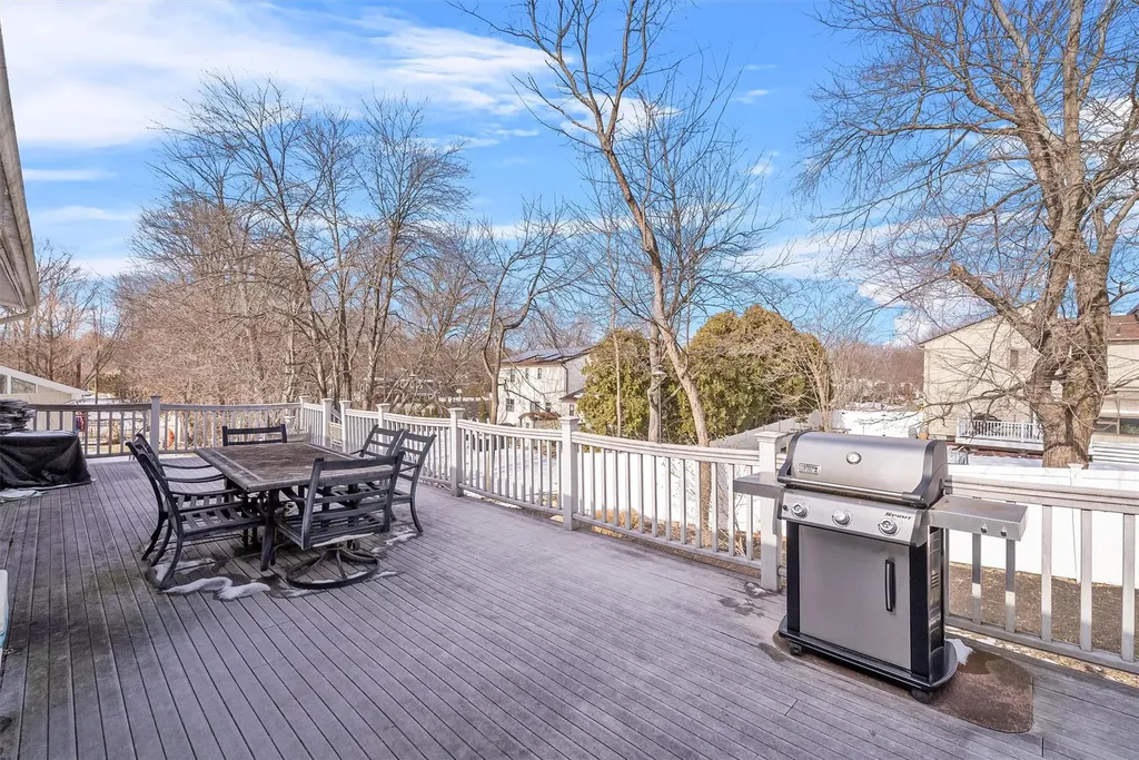 77 Dustman Lane Bardonia NY 10954