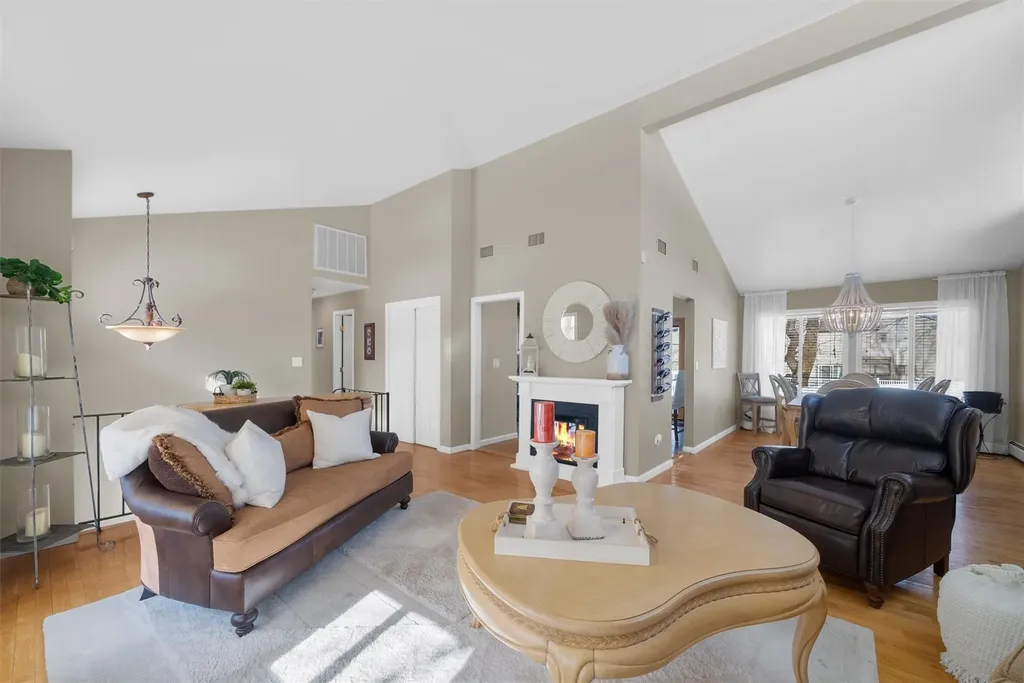 77 Dustman Lane Bardonia NY 10954