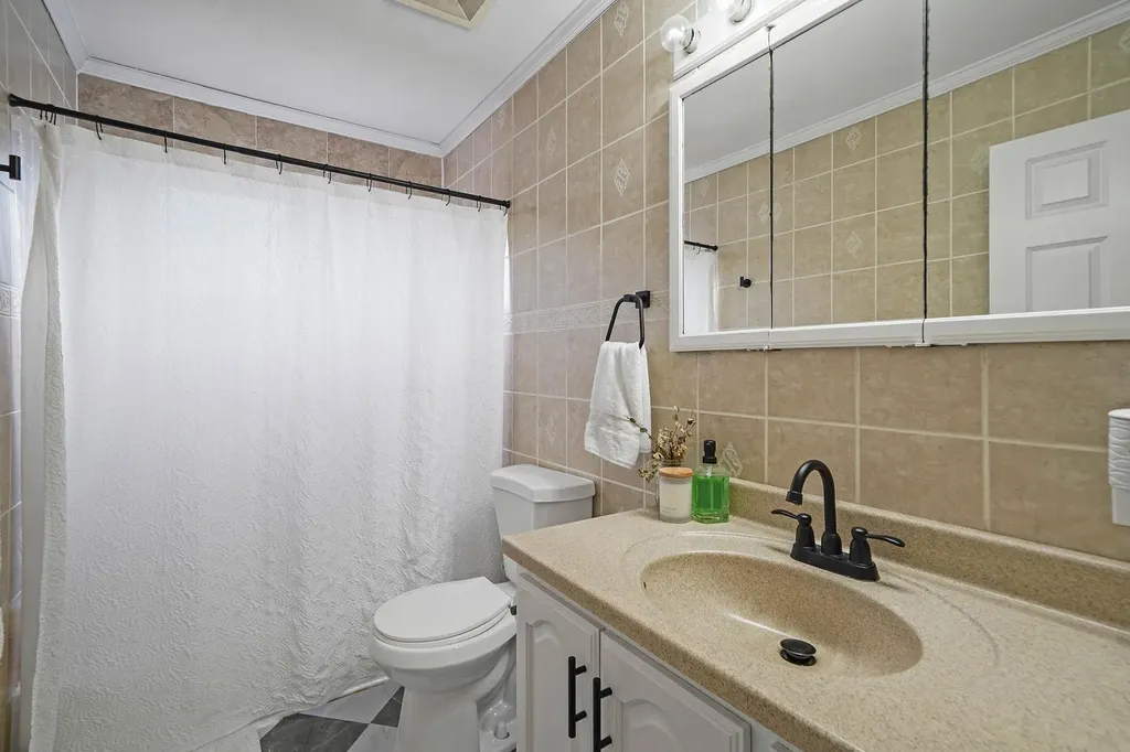 11 Comet Road Rocky Point NY 11778