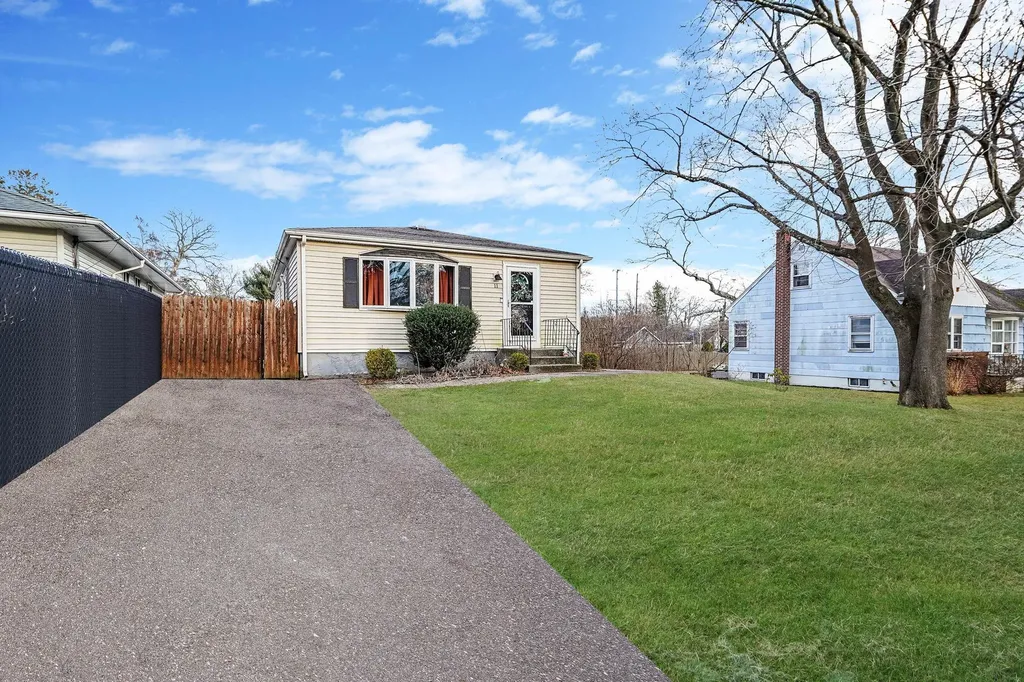 11 Comet Road Rocky Point NY 11778