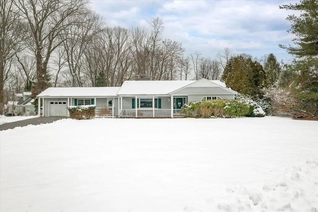 34 Mayfair Drive Huntington NY 11743