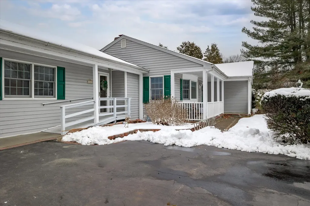 34 Mayfair Drive Huntington NY 11743