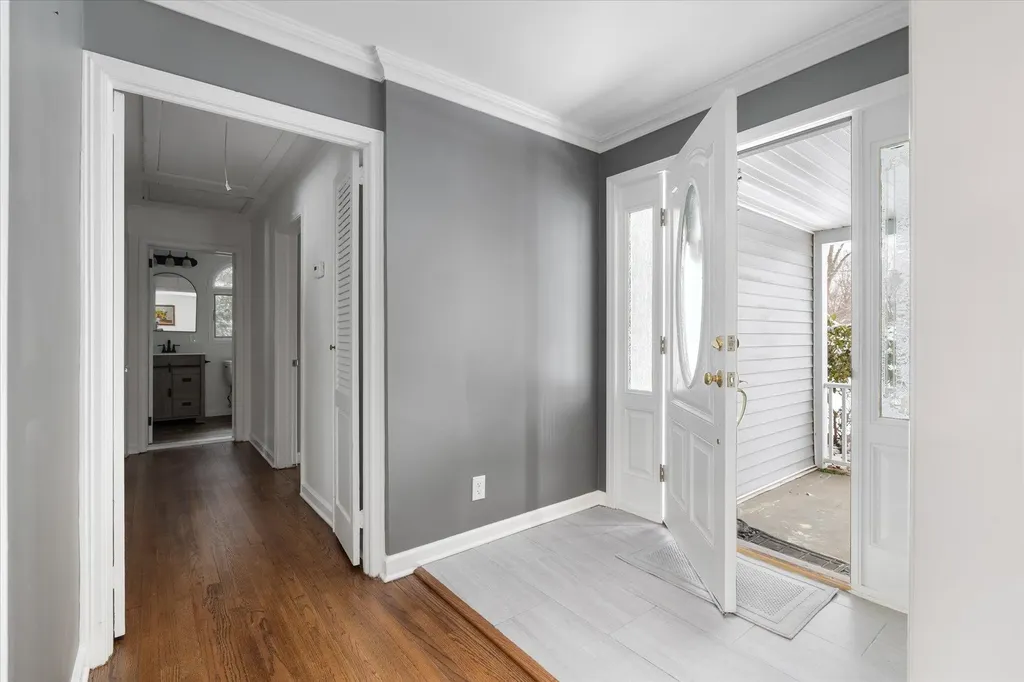 34 Mayfair Drive Huntington NY 11743