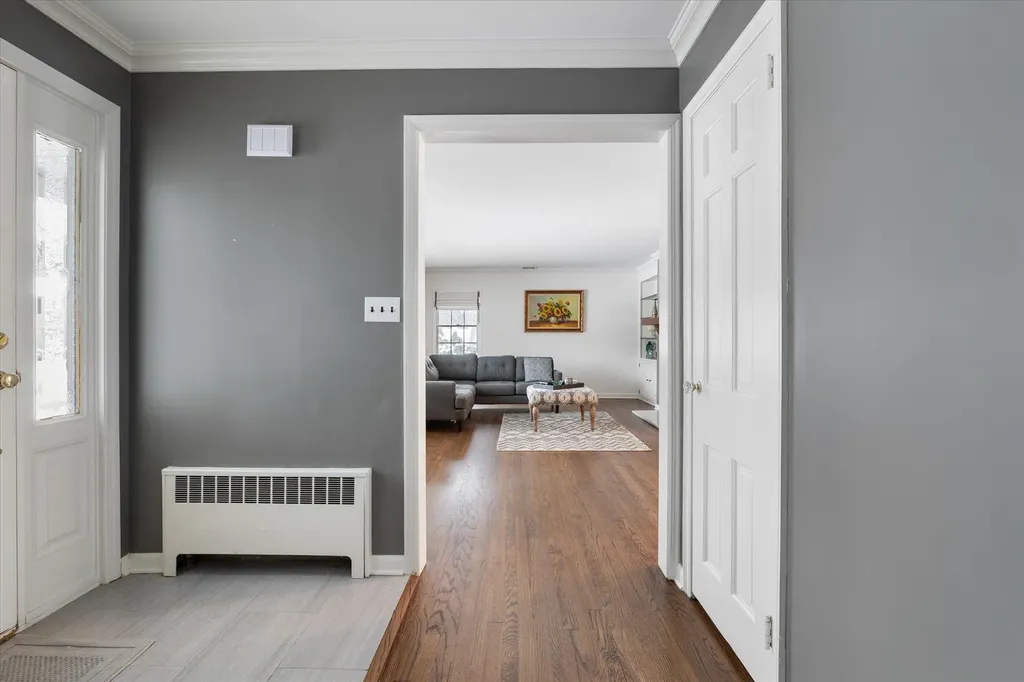 34 Mayfair Drive Huntington NY 11743