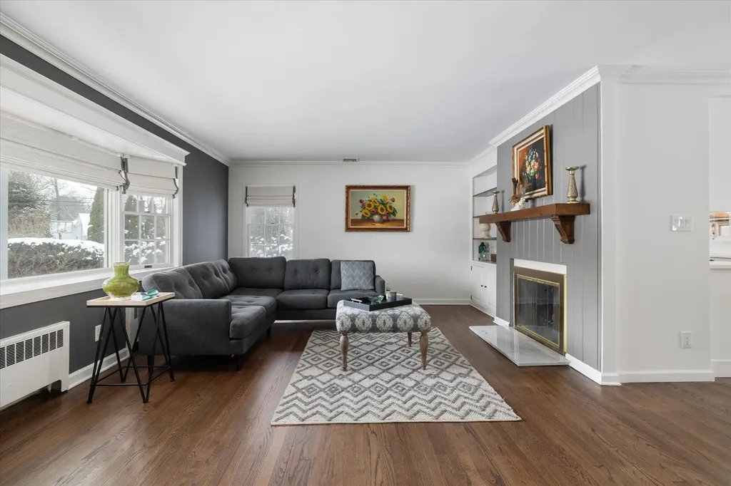 34 Mayfair Drive Huntington NY 11743