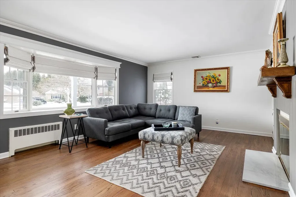 34 Mayfair Drive Huntington NY 11743