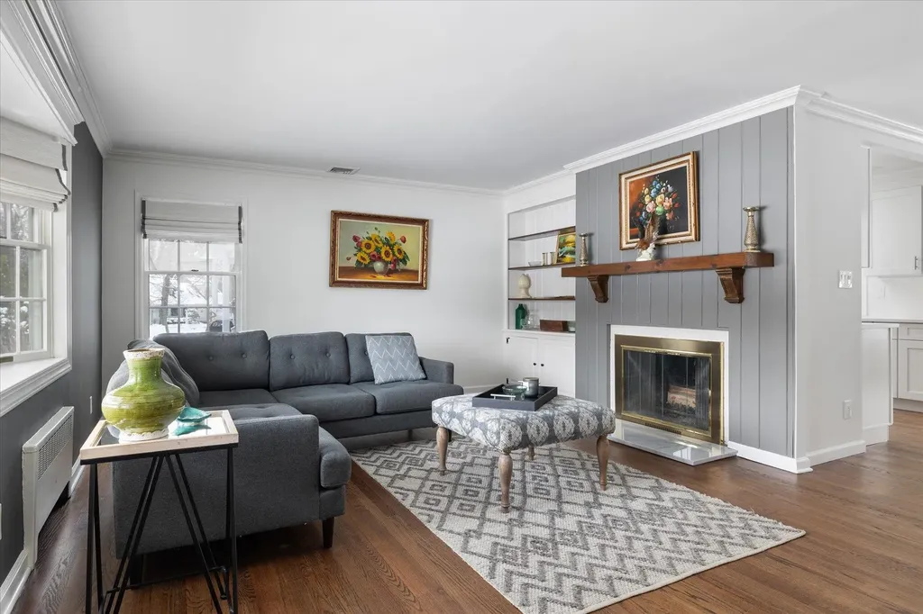 34 Mayfair Drive Huntington NY 11743