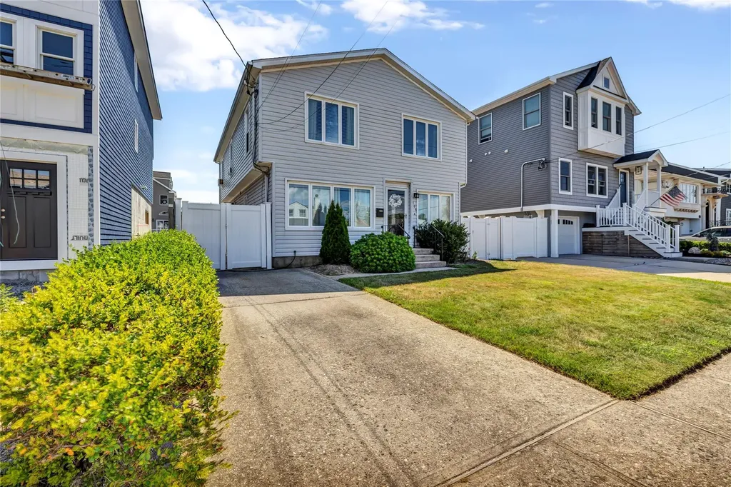 109 S Bay Drive Babylon NY 11702
