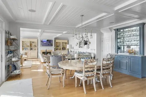 47 Dune Road East Quogue NY 11942