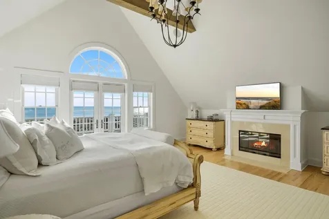 47 Dune Road East Quogue NY 11942