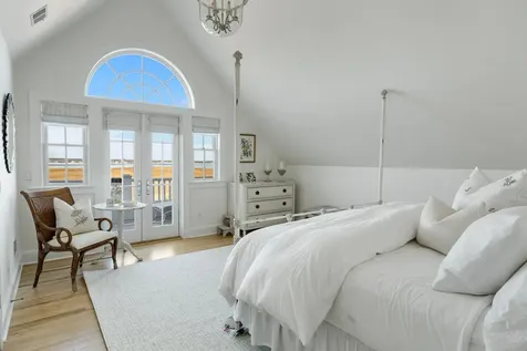 47 Dune Road East Quogue NY 11942