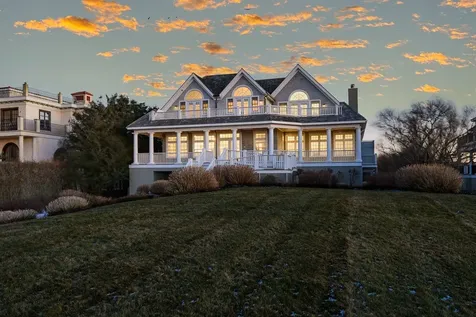 47 Dune Road East Quogue NY 11942