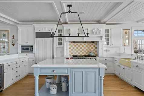 47 Dune Road East Quogue NY 11942