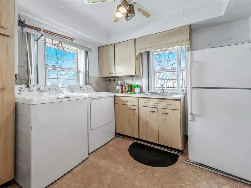 215-31 26 Avenue Bayside NY 11360